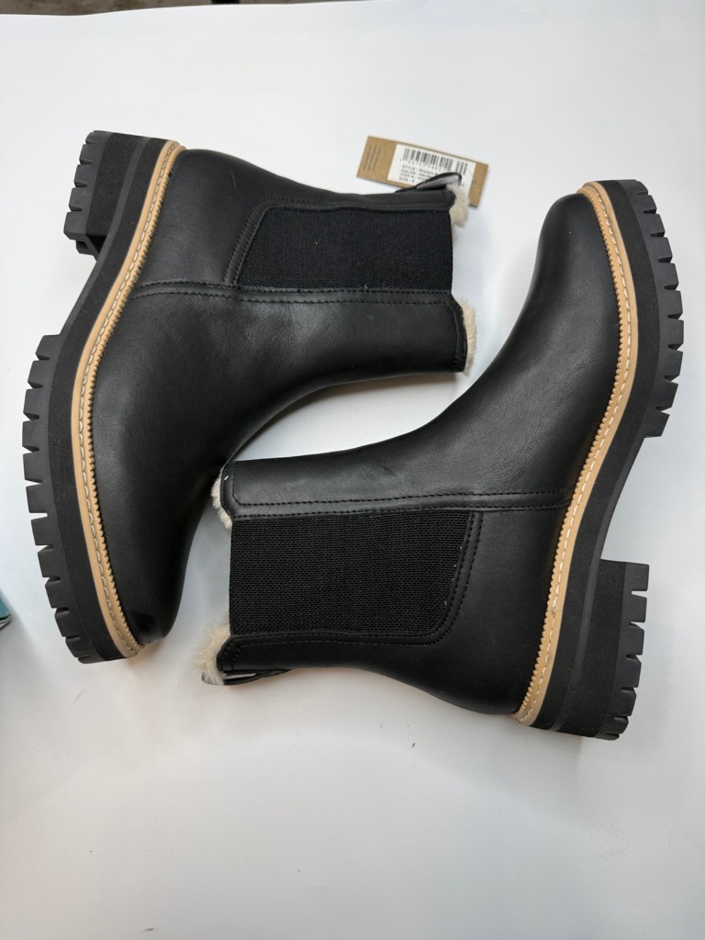 TOMS Women's Bennet Faux Fur Chelsea Lug Booties- Size 8 - Picture 7 of 10